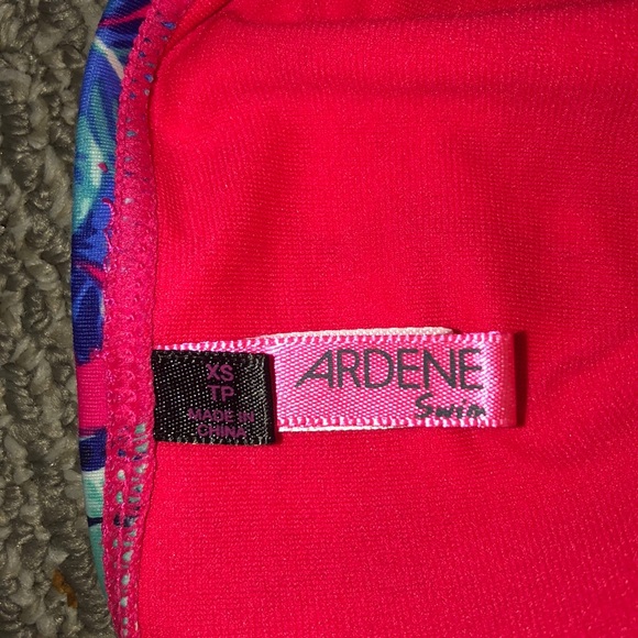 Pink flower bathing suit - Picture 5 of 5